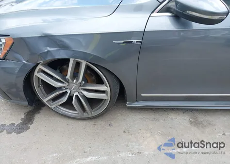 2017 Volkswagen Passat 1.8T R-Line из США, поврежденный, VIN 1VWDT7A37HC013054